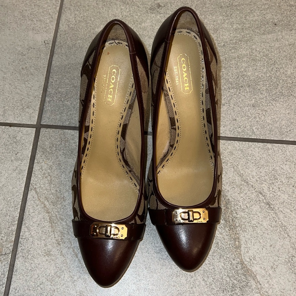 Coach brown heels size W8
